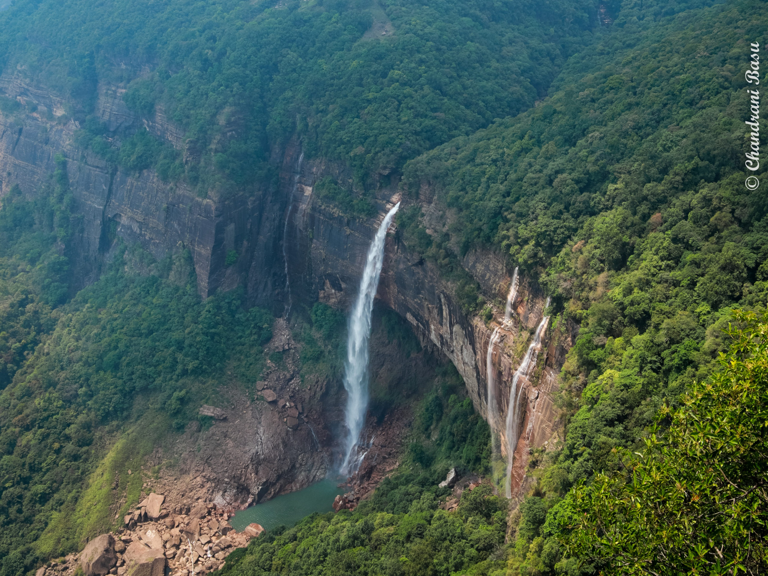 You are currently viewing A Peak Into Cherrapunji